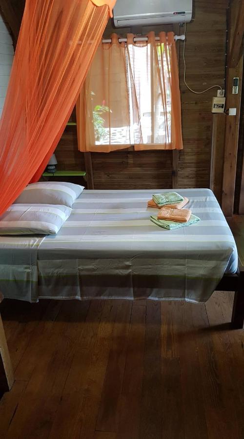 Gites Les Lodges Des Hauts De Deshaies Bungalow Barbade エクステリア 写真